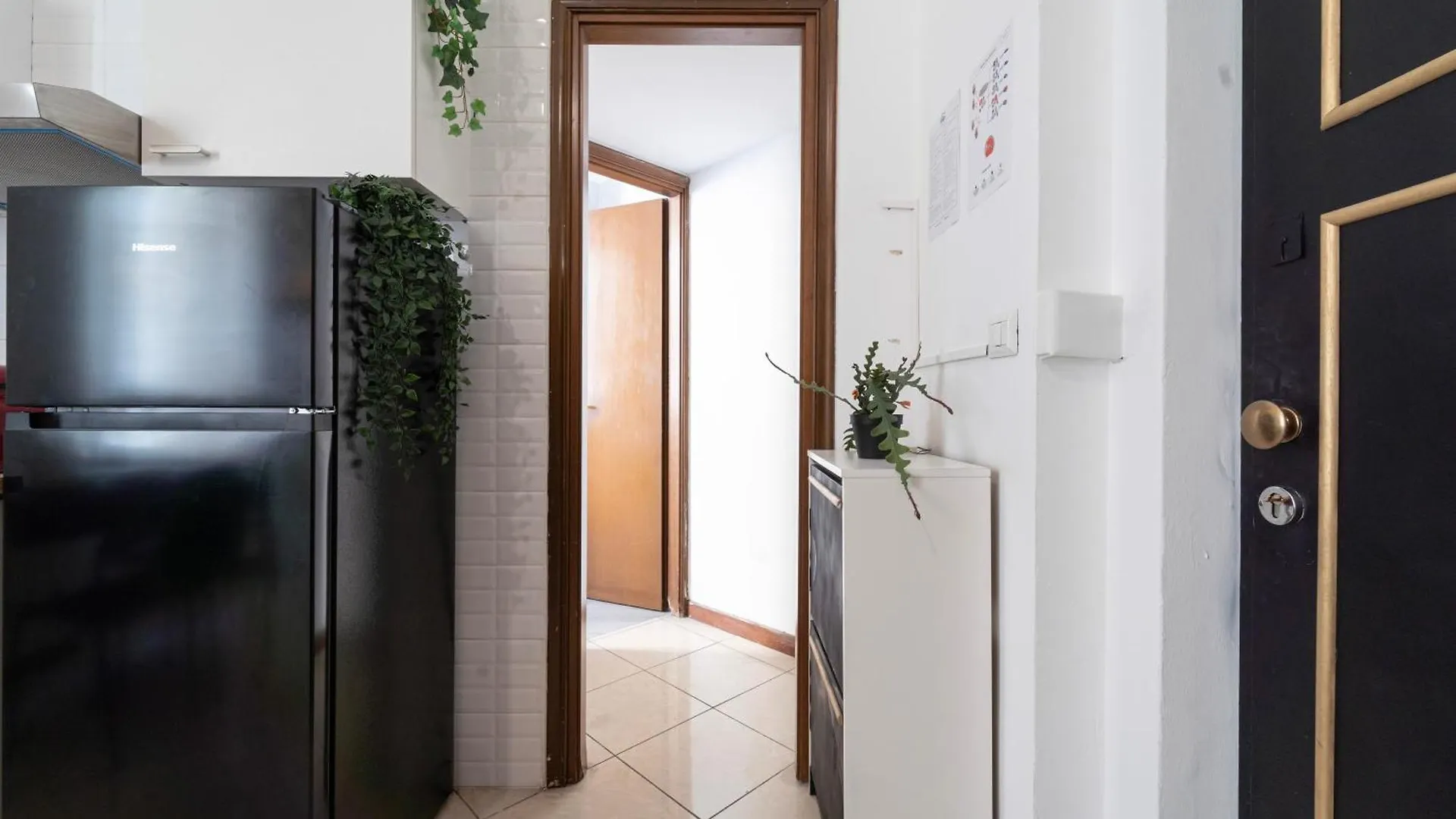 I Host Apartment - Pasteur 15-2 ミラノ 0*,  イタリア