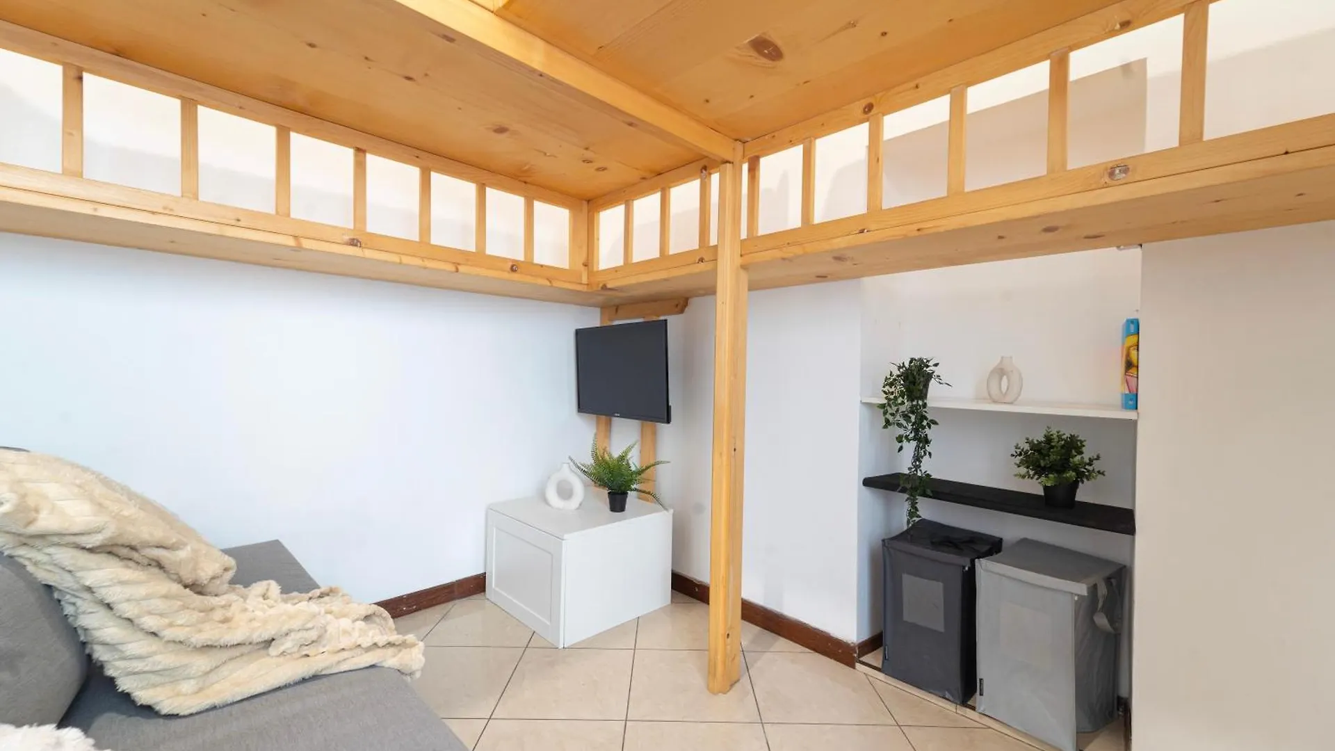 I Host Apartment - Pasteur 15-2 ミラノ
